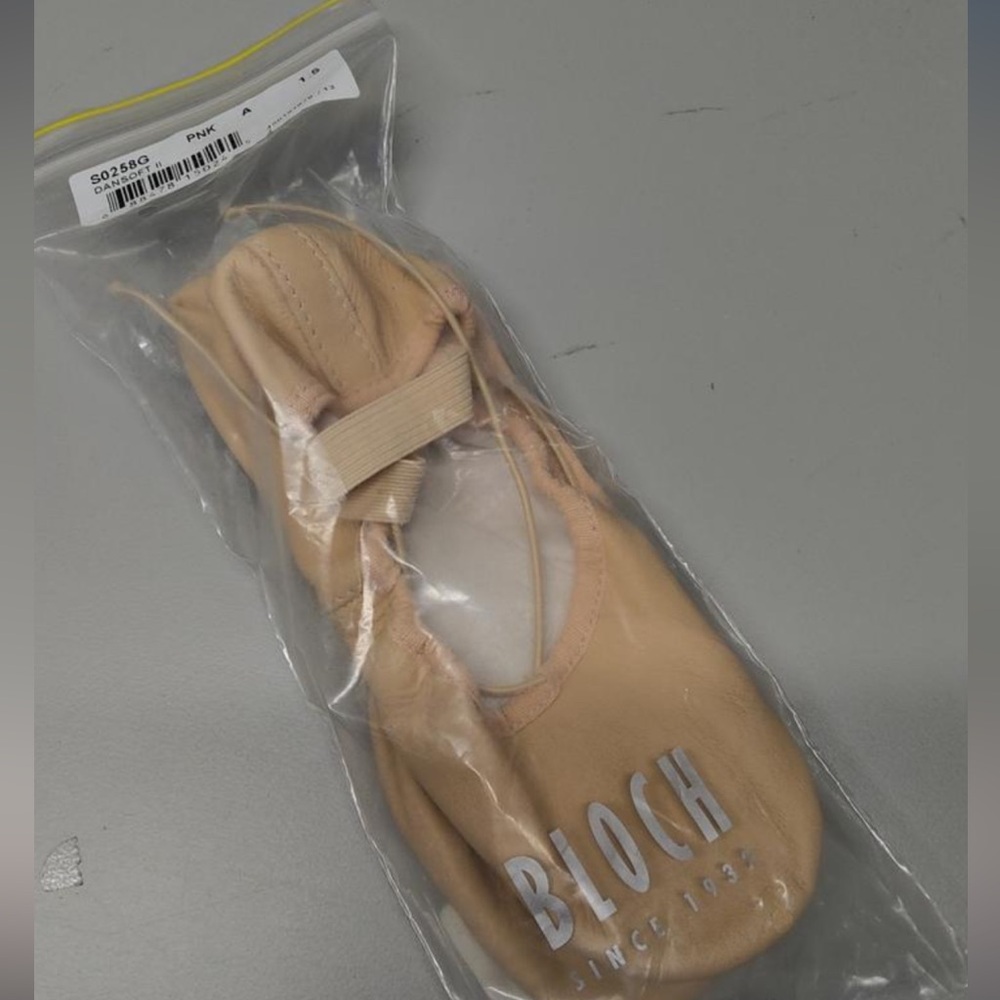 Bloch Dansoft II Ballet Flats Toddler/Little Kid Beige Size 1.5 Leather NEW - Picture 6 of 6